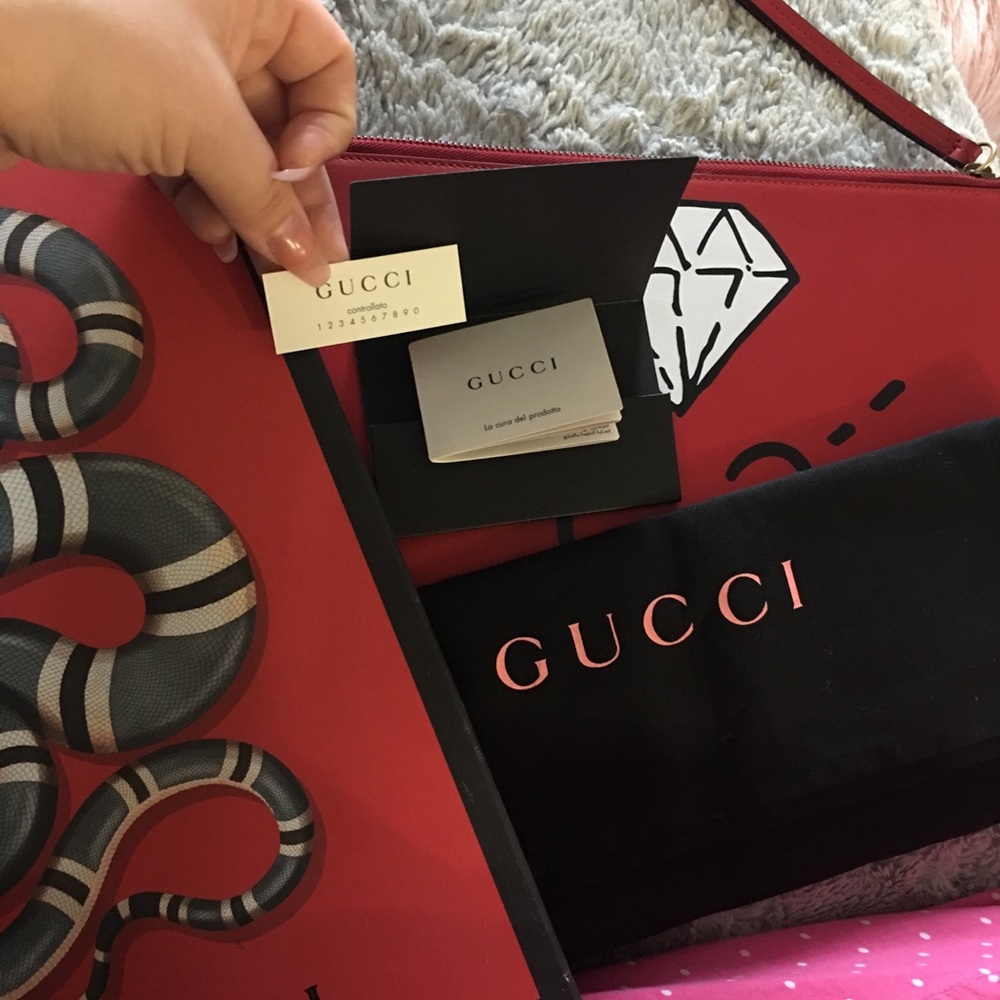GUCCI Authentic Large Pouch